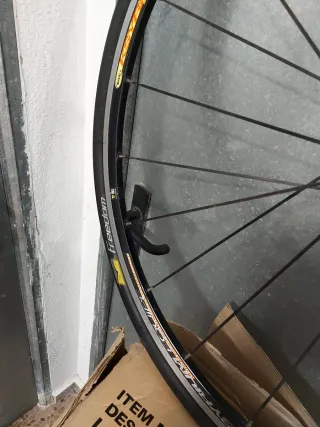 Rueda trasera Mavic Ksyrium + 2 cubiertas
