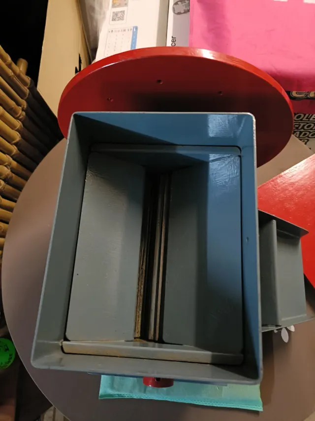 Máquina para cascar almendras y avellanas