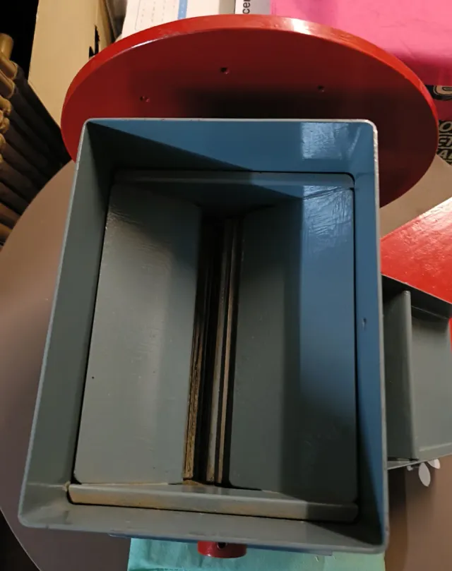 Máquina para cascar almendras y avellanas