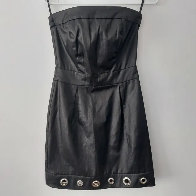 Vestido palabra de honor negro...