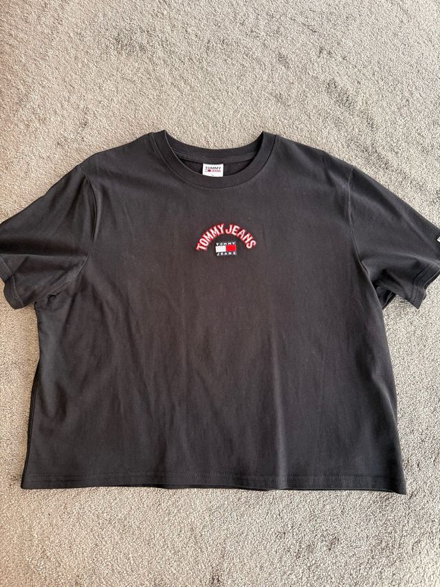 Camiseta Tommy Hilfiger crop XL (talla como XS)