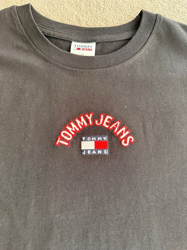 Camiseta Tommy Hilfiger crop XL (talla como XS)