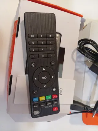 G96 TV Stick con Mando a Distancia