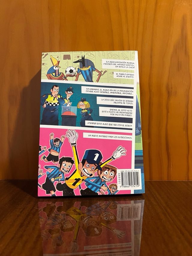 Los Futbolísimos 5: El misterio del robo imposi...