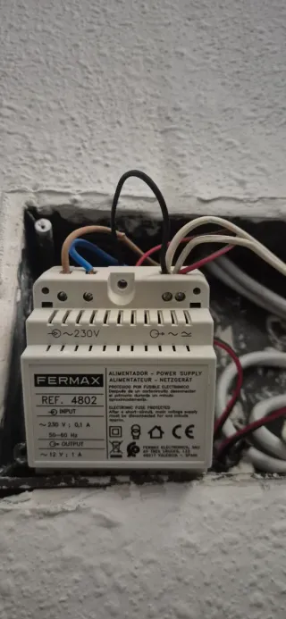 Se ofrecen servicios  de reparaciones y reformas