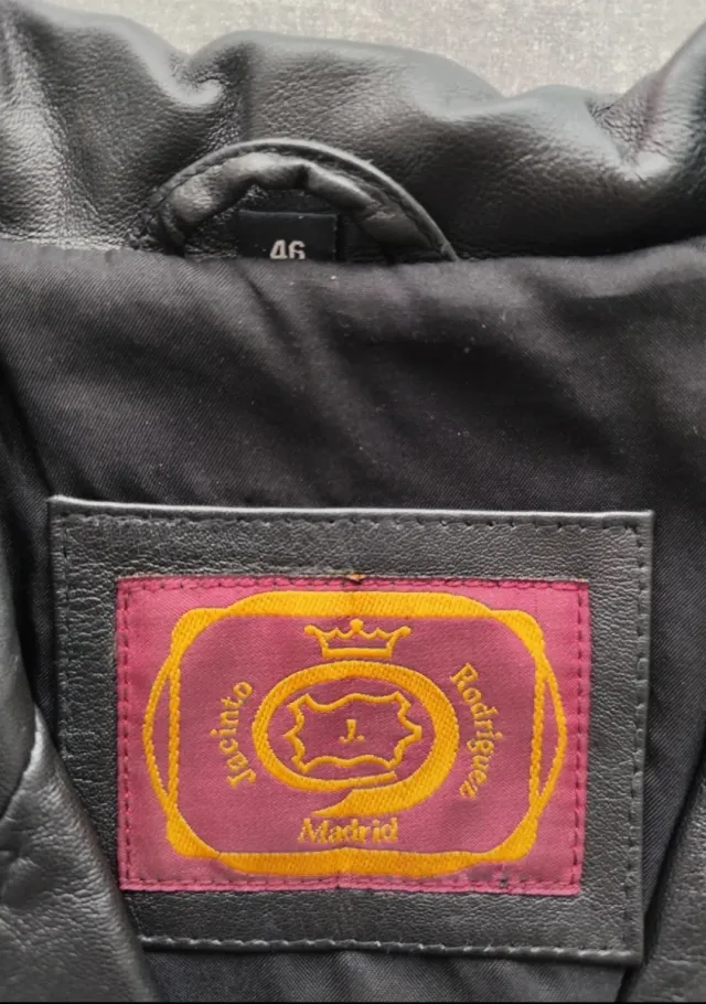 Chaqueta polipiel negra hombre