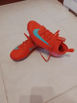 Botas de fútbol Nike Naranja y Turquesa TALLA 33,5