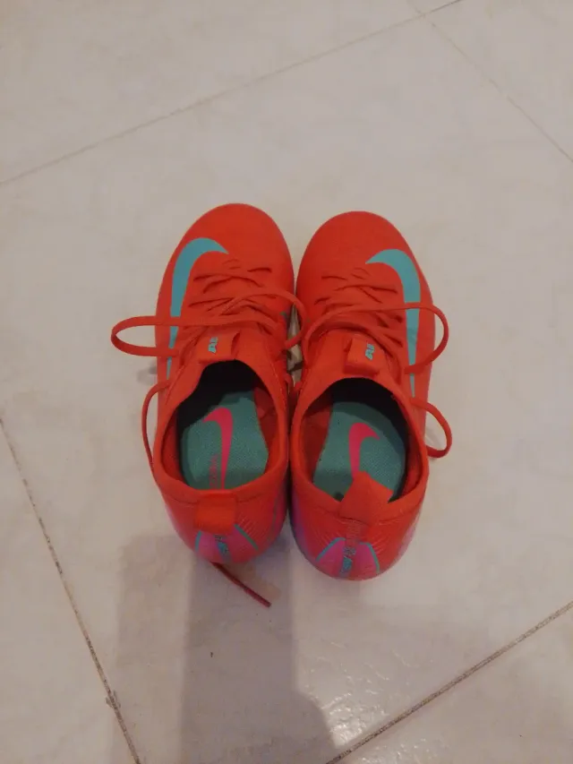 Botas de fútbol Nike Naranja y Turquesa TALLA 33,5
