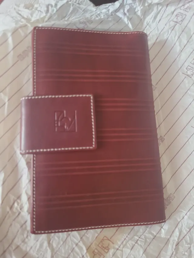 Cartera de piel
