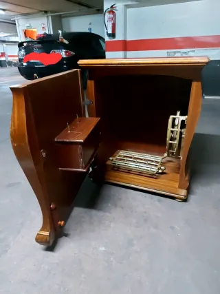 Mueble antiguo para maquina de coser Alfa Zarauz