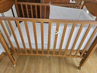 Cuna de madera