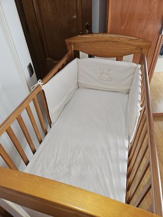 Cuna de madera
