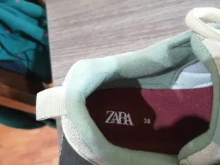 Zapatillas Zara grises y verdes