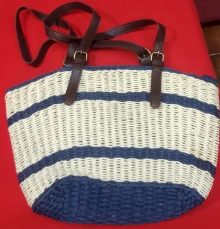 Bolso de playa a rayas beige y azul