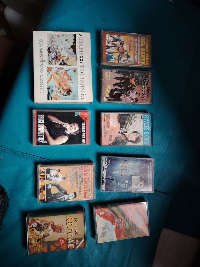 Lote de 9 Casetes: Varios Géneros