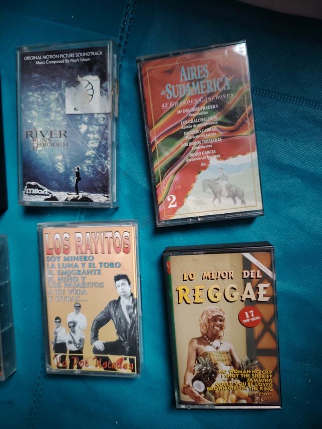 Lote de 9 Casetes: Varios Géneros