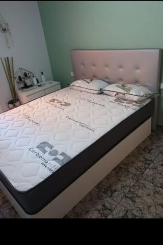 Canapé de madera con cajones