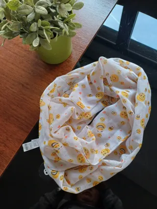 Pañuelo con emoticonos 166x51 cm