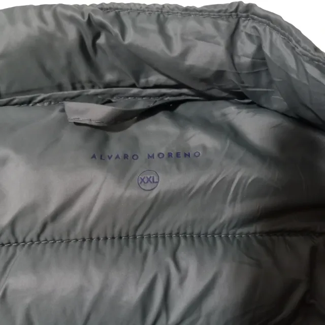 Chaleco Álvaro Moreno verde y Camisa Milano