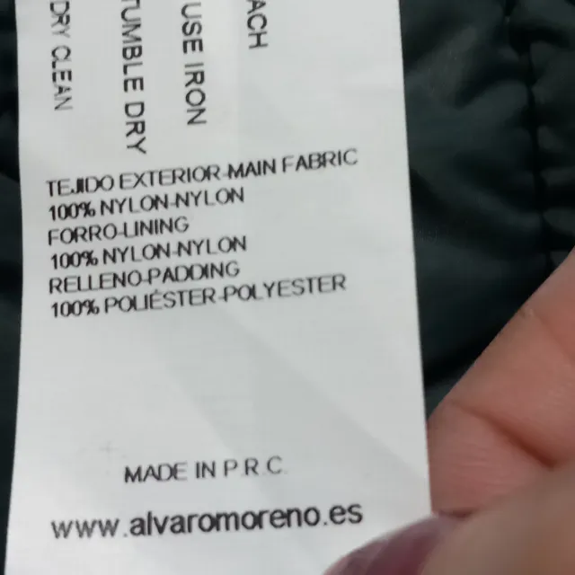 Chaleco Álvaro Moreno verde y Camisa Milano