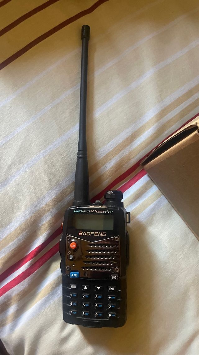 Emisora Walkie Talkie Baofeng UV-5R