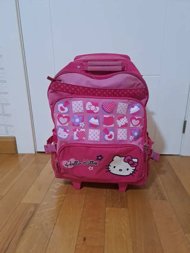Mochila Hello Kitty con ruedas para niña