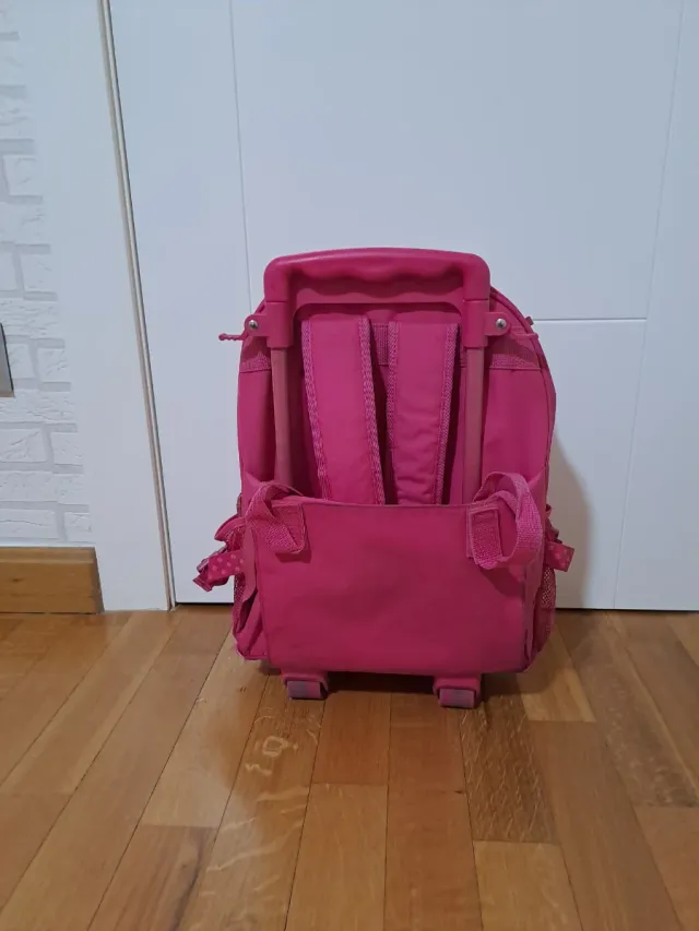 Mochila Hello Kitty con ruedas para niña