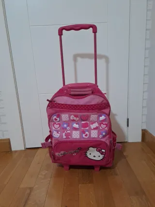 Mochila Hello Kitty con ruedas para niña