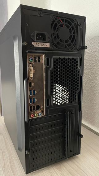 Ordenador de sobremesa AMD Ryzen 5 3400G