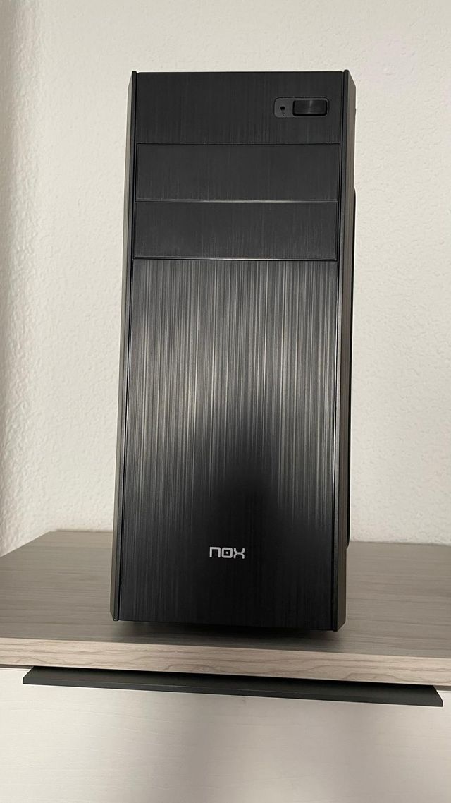 Ordenador de sobremesa AMD Ryzen 5 3400G