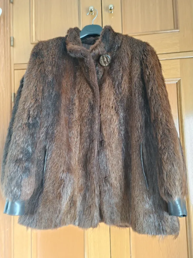 Chaquetón de piel marrón