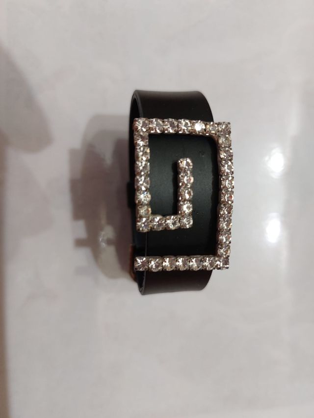 Pulsera ancha con pedrería