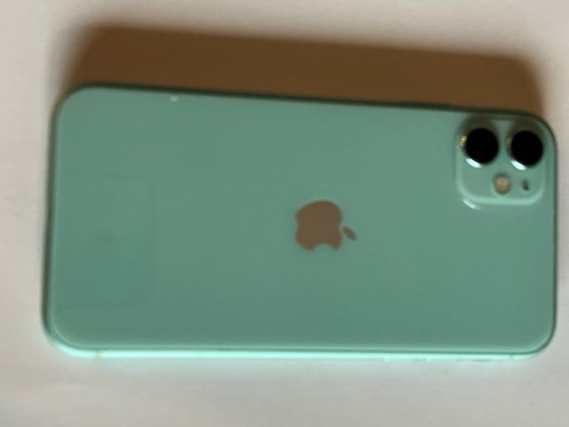 iPhone 11 Verde com Fones de Ouvido Originais