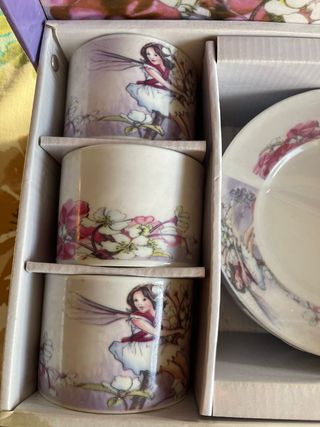 Juego de café con hadas y flores