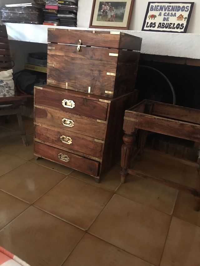 Dúo Muebles Madera: Cajonera y Bogellero