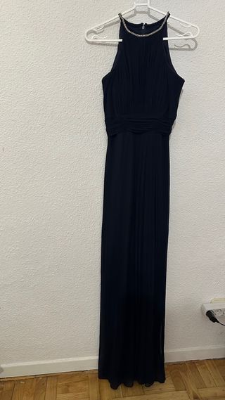 Vestido largo negro con pedrería