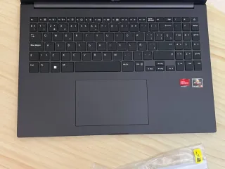 Portátil LG Ultra 16UD70R 1TB. Ryzen 5 . 16GB FHD.