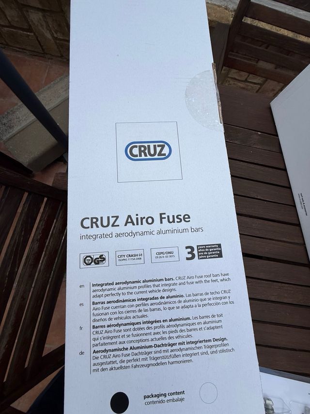 Barras de techo Aerodinámicas CRUZ Airo Fuse
