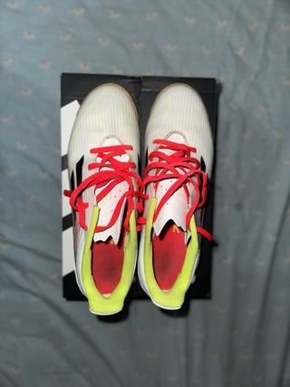 Tenis de Futbol Sala Adidas Blancos y Amarillos