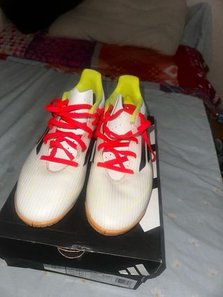 Tenis de Futbol Sala Adidas Blancos y Amarillos