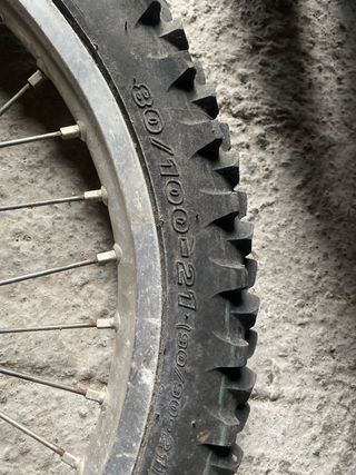 Neumáticos y llanta Enduro