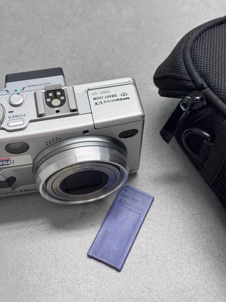 Sony DSC-V1 | Fotocamera digitale retrò con anima vintage