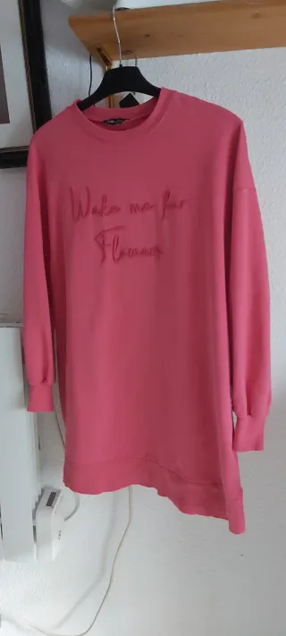 Sudadera larga rosa con mensaje