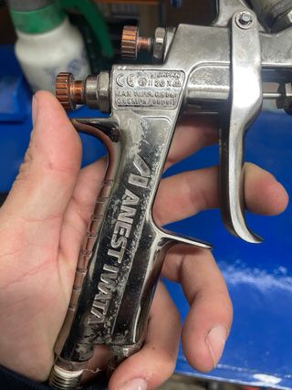 Pistola de pintar W-400 Anest Iwata