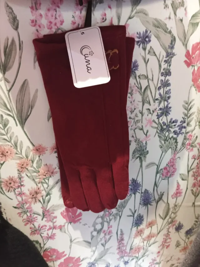 Guantes Cuna Marrón con Pompones