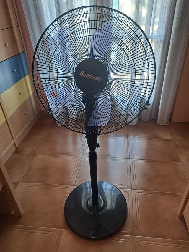 Ventilador de pie Benavent poco usado