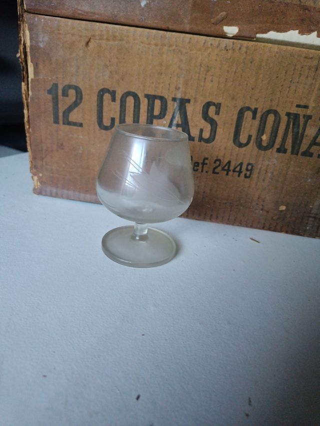 12 Copas de coñac de cristal