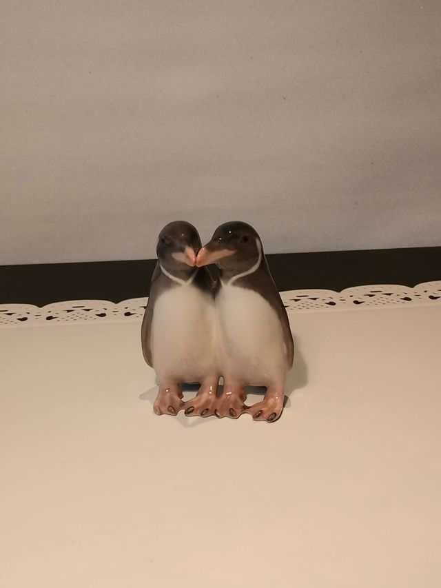 Royal Copenhagen Coppia Pinguini numero 1190-162