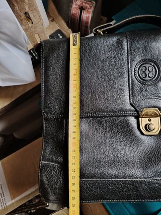 Maletin de piel negra