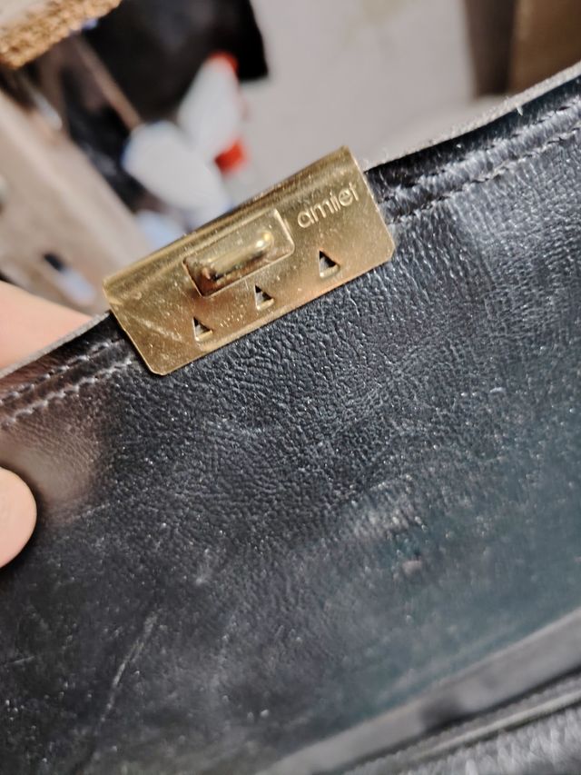 Maletin de piel negra